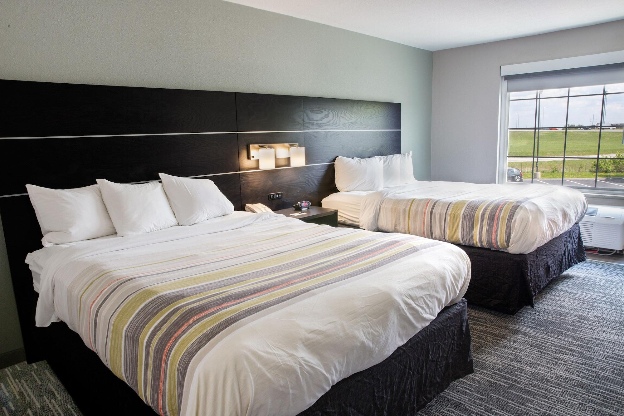 Hotel Country & By Radisson, West, Oh 3*